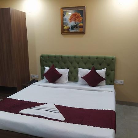 Limewood Stay - Near Golf Course Road 古尔冈 外观 照片