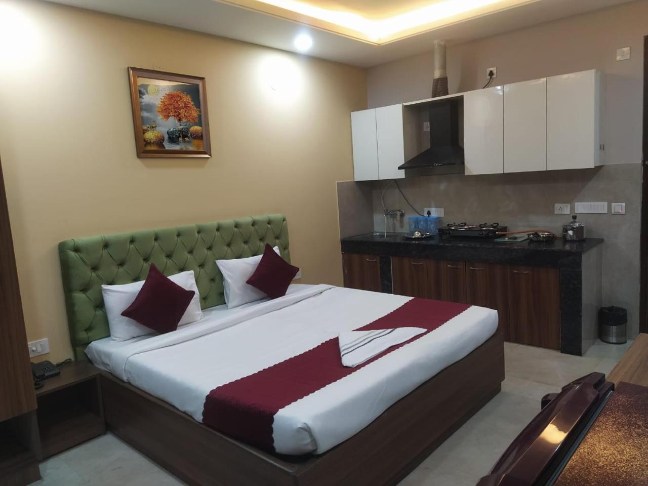 Limewood Stay - Near Golf Course Road 古尔冈 外观 照片